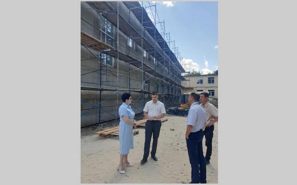 В Брянске строительство пристройки к школе искусств №10 завершат в сентябре