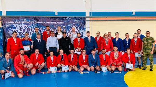 Брянские полицейские одержали победу чемпионате по спортивному самбо среди сотрудников силовых ведомств