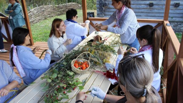 В брянском музее-заповеднике «Овстуг» работает Школа ремесел