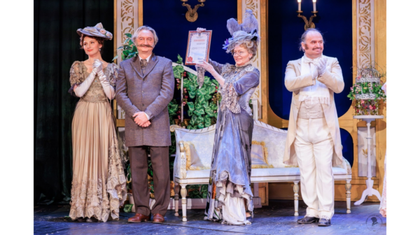 Глава региона Александр Богомаз поблагодарил труппу МХАТа за гастроли в Брянске