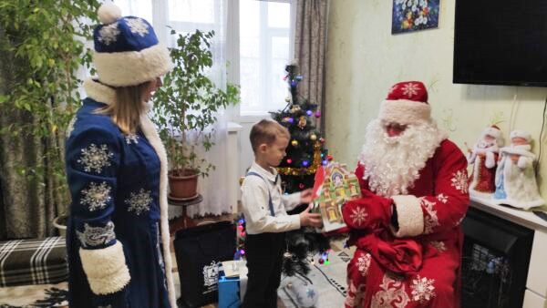 Новогоднее желание мальчика Миши из брянского Трубчевска исполнил председатель облдумы Валентин Суббот