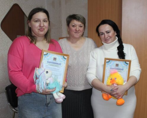 В брянской Суземке многодетным мамам вручили сертификаты на материнский капитал