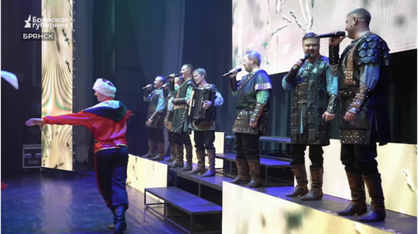 У брянского ансамбля народной музыки «Ватага» новые сценические костюмы