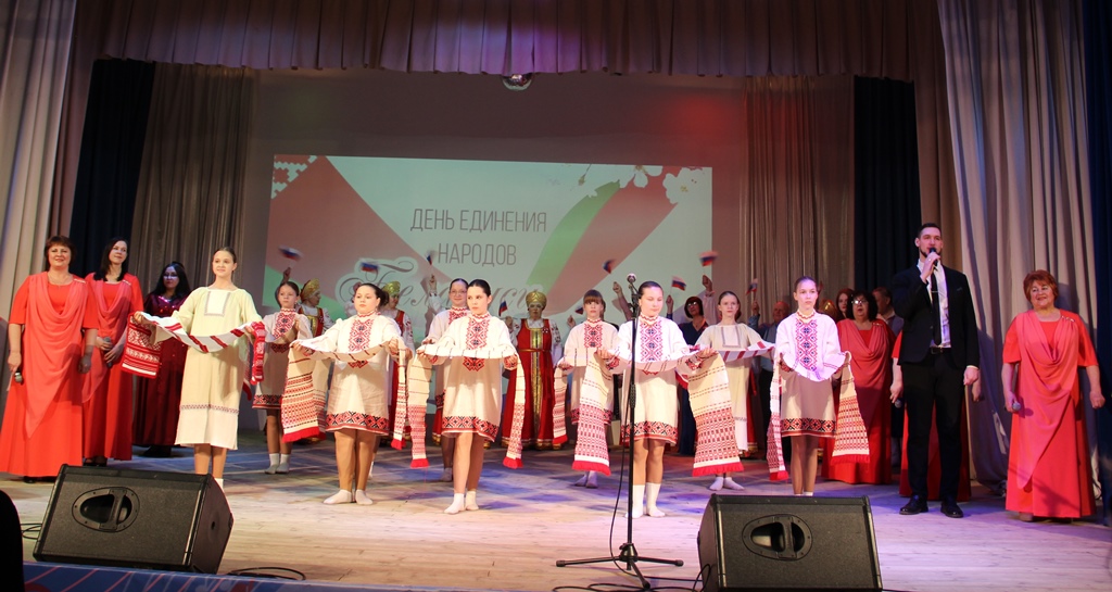 Визит делегации брянской Красной Горы в Ветку завершился праздничной программой