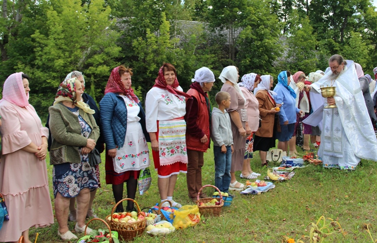 Православный праздник Преображение Господне отметили в красногорских Колюдах Брянщины