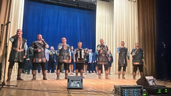 Брянский ансамбль народной музыки«Ватага» выступил в Президентском полку