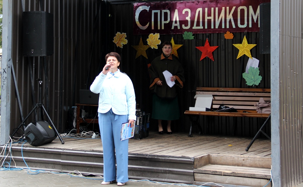 В брянской Красной Горе проходят пошла акция «Цвети и пой, посёлок мой родной»