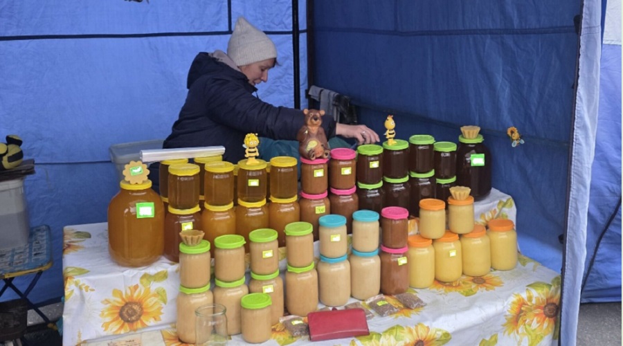 Брянцы покупают сельхозпродукцию на ярмарках выходного дня