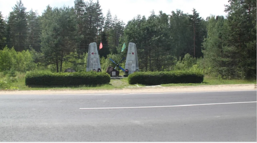 На Брянщине по нацпроекту в 2025 году обновляли дороги к  воинским мемориалам