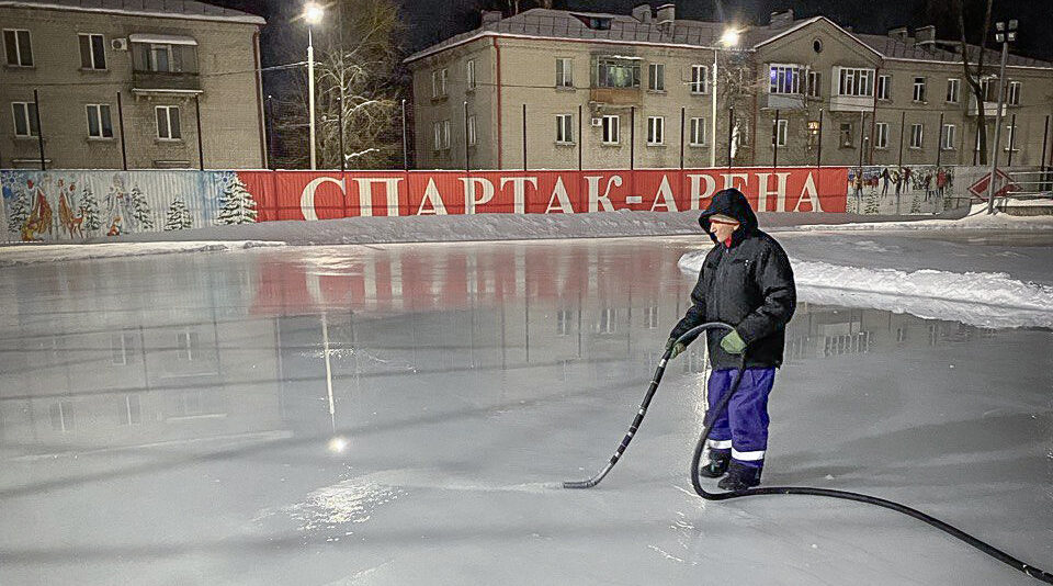 В Брянске открывается каток под открытым небом «Спартак — Арена»
