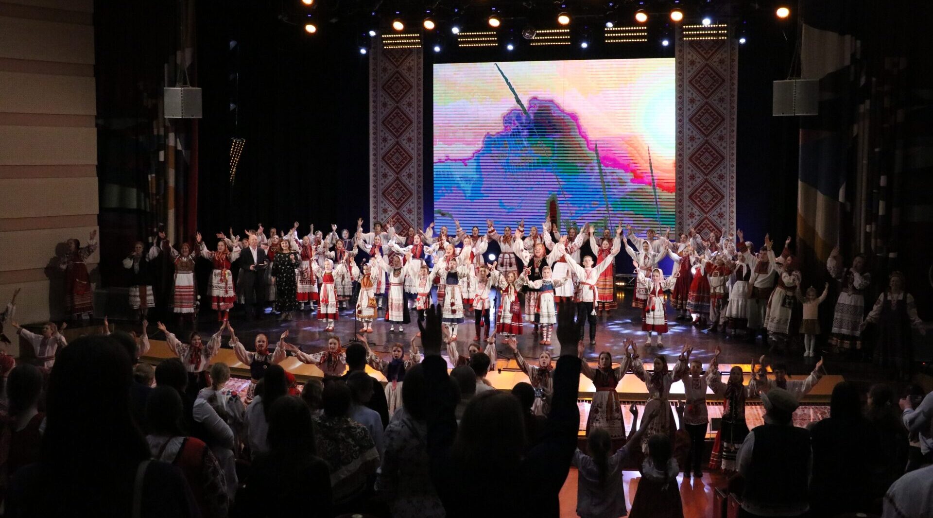 В Брянске прошел региональный фестиваль фольклорных коллективов «Широкая Масленица»