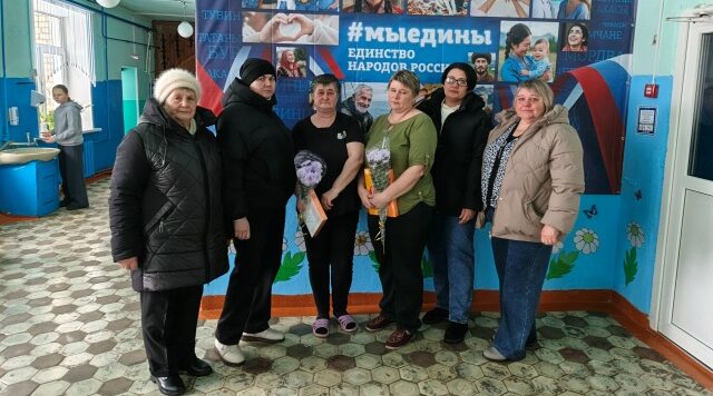 В красногорских Перелазах Брянщины прошла встреча с матерями погибших героев