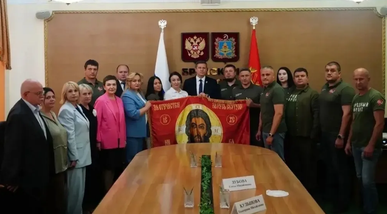 Брянские волонтеры регулярно помогают населению Донбасса и бойцам на передовой