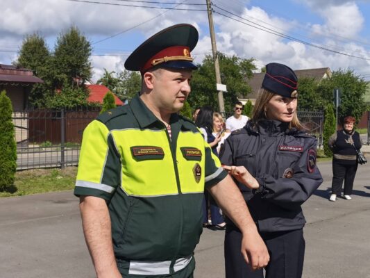 Инспекторы ВАИ Росгвардии и ГАИ провели профилактическую акцию «Внимание — дети!»