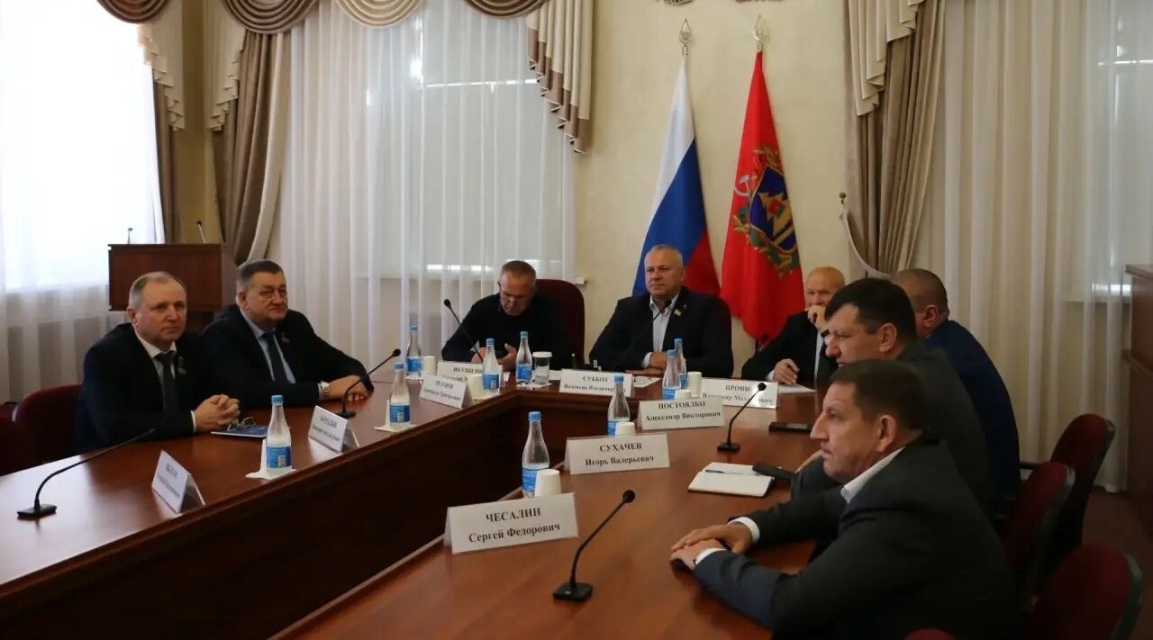 Брянские законодатель по видеосвязи приняли участие в первом заседании Госдумы 9-го созыва
