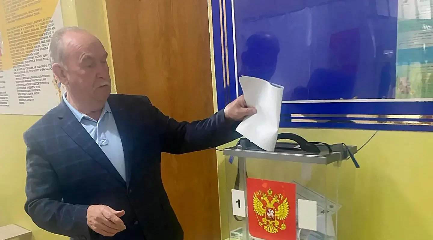 Атаман Брянского казачества Василий Игрунев проголосовал на стабильное развитие страны и области