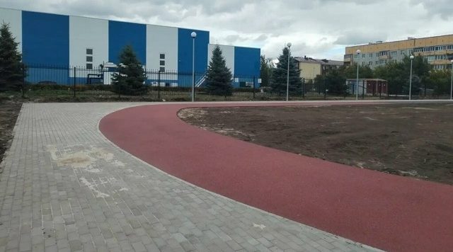 В брянском Трубчевске благоустраивают спортплощадку