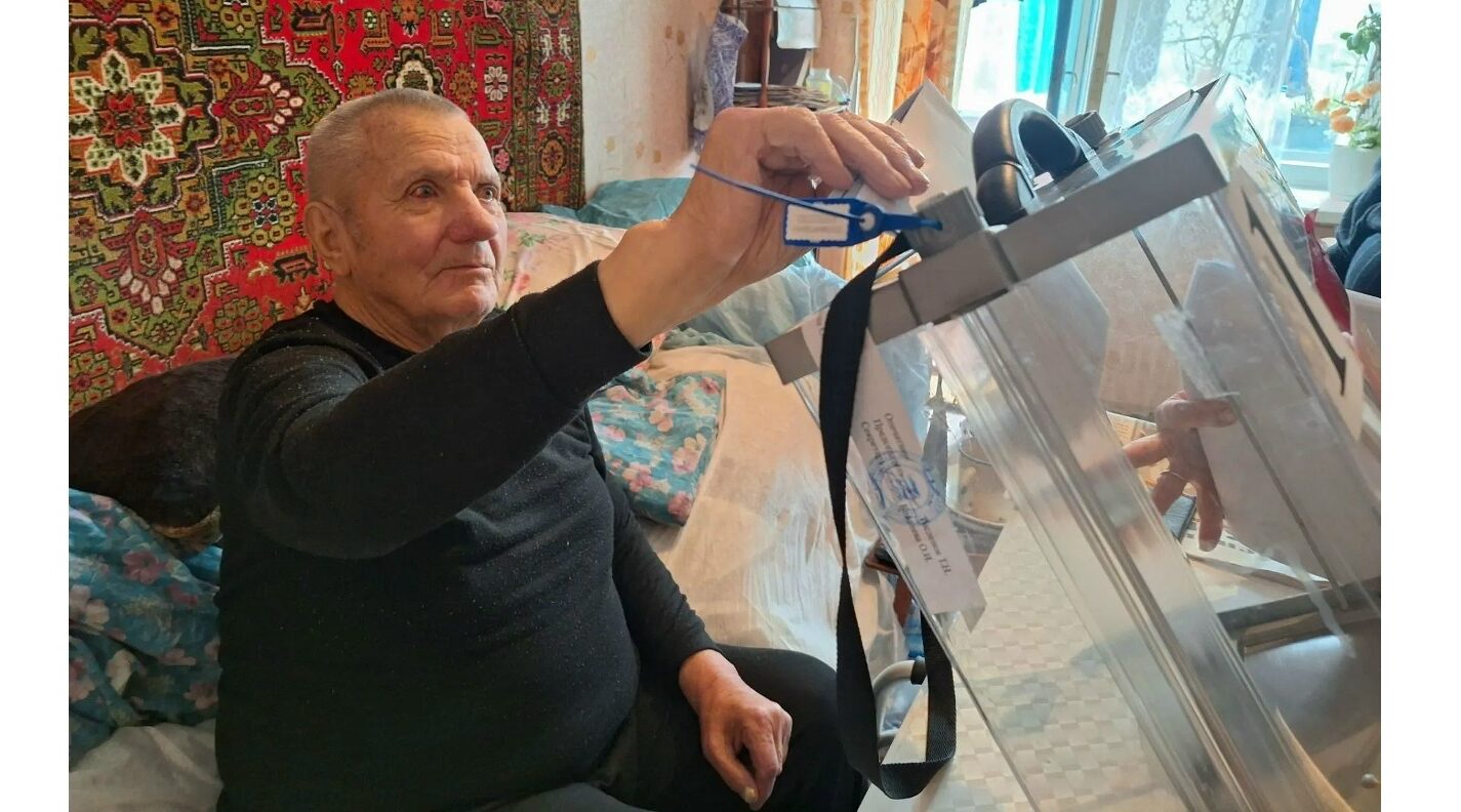 Красногорцы Брянщины голосуют на дому