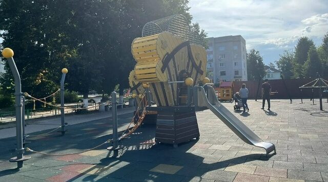 В брянском Сельцо в рамках нацпроекта благоустроена детская площадка
