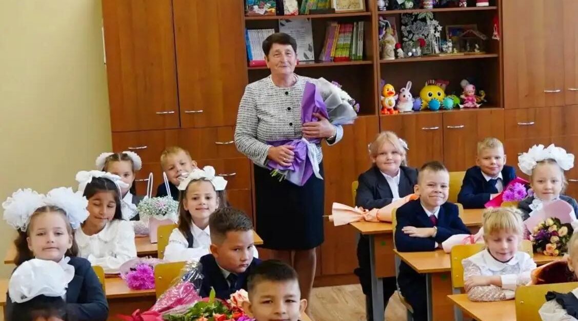 Губернатор Егор Ковальчук поздравил педагогов Брянщины с профессиональным праздником