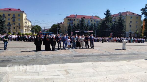 В Брянске состоялся торжественный митинг, посвященный Дню партизан и подпольщиков