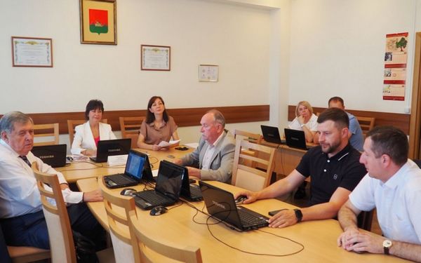 Спортивные объекты Брянска оценил советник председателя российского правительства Олег Матыцин