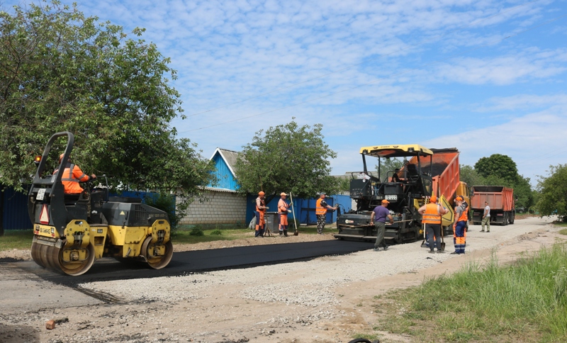 Ремонт дороги по улице Ромашина в брянской Красной Горе