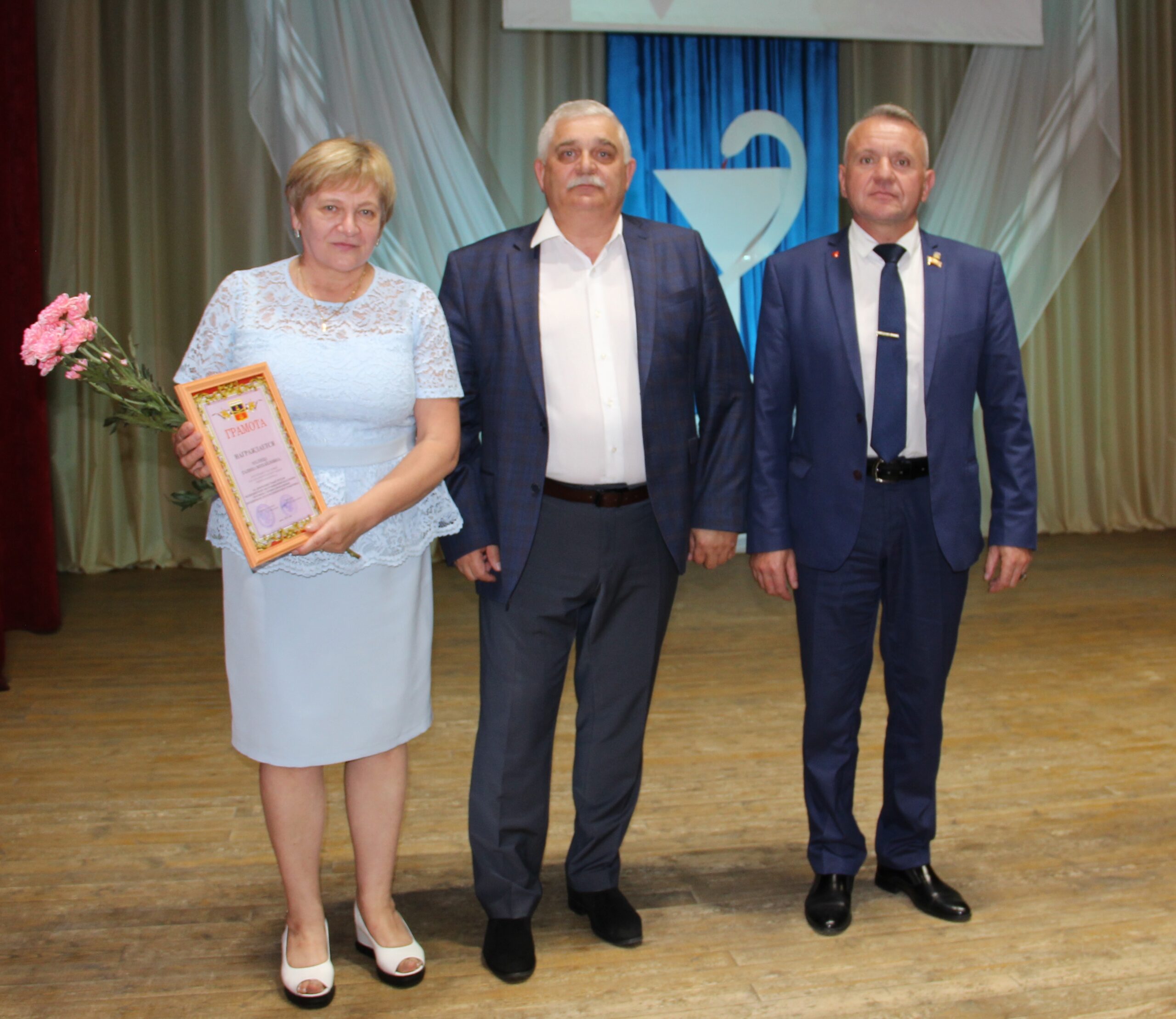 Красногорских медиков Брянщины поздравили с праздником