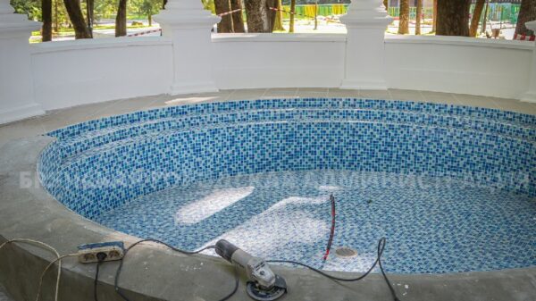 В парке им. А. Толстого в Брянске завершается ремонт ротонды