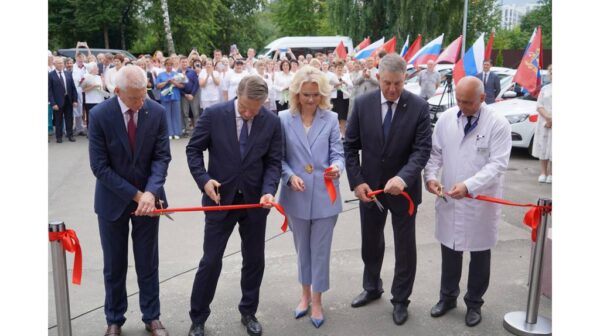 Новый лечебный корпус четвертой горбольницы открыли в Брянске