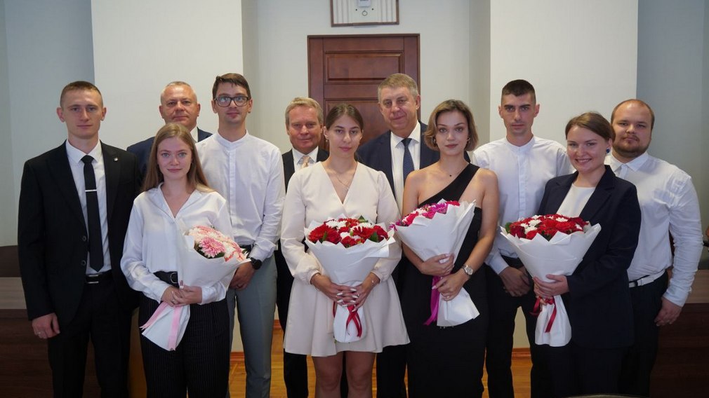 Губернатор Брянской области Александр Богомаз встретился с коллективом «Эндофарма»