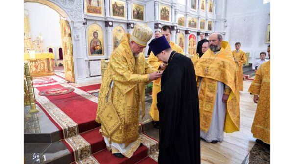 В Брянской области священнику Сергию Кузнецову вручили орден Серафима Саровского третьей степени   