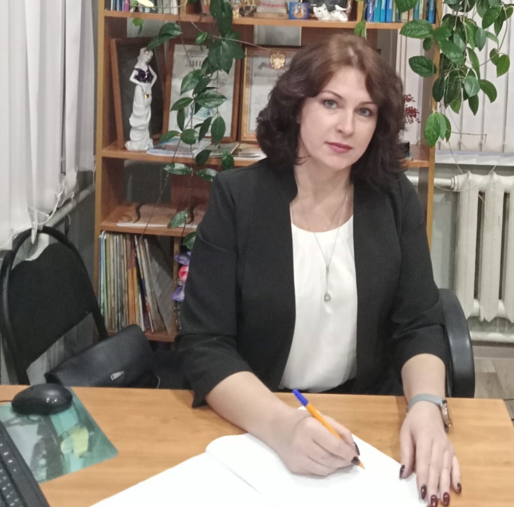 Светлана Ивановна Дробкова, депутат Красногорского районного Совета народных депутатов директор Красногорской детской музыкальной школы, считает, что контрактная служба – это выбор настоящих патриотов