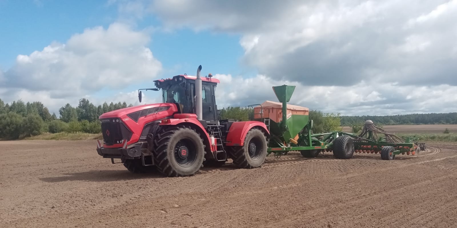 В Красногорском районе Брянщины продолжается уборка зерновых