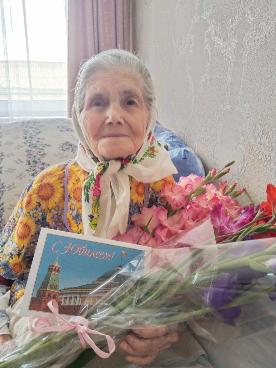 Жительница красногорского села Перелазы Брянщины отметила свой  95-й юбилей