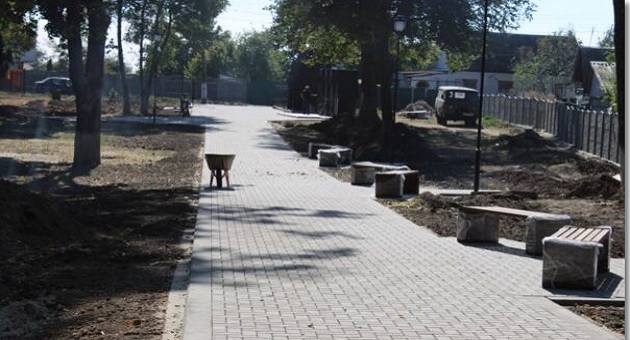 В Стародубе Брянской области благоустраивают городской парк