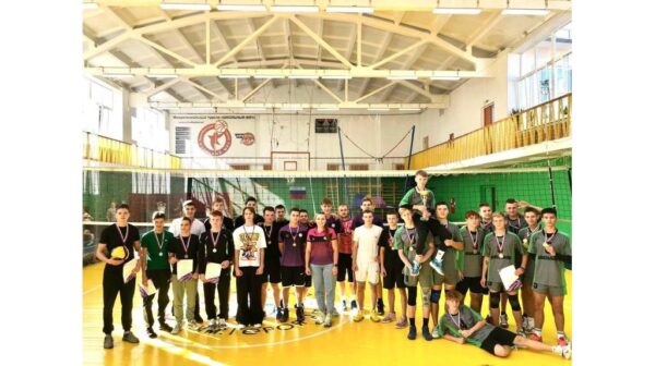 В Клинцах Брянской области прошел волейбольный турнир памяти погибших бойцов спецоперации