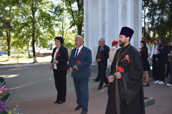 В Сураже брянского региона отметили 81-ю годовщину освобождения района от немецко-фашистских захватчиков