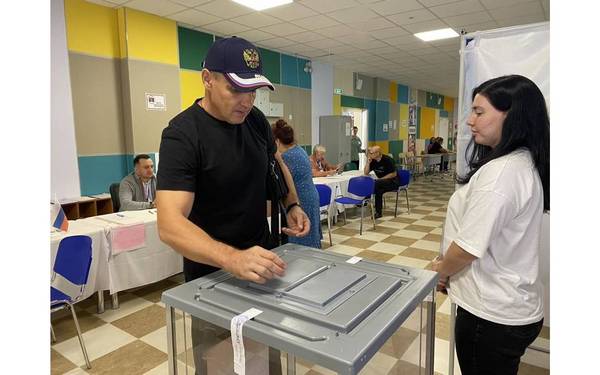 Герой РФ Андрей Фроленков проголосовал под песню «Я русский»