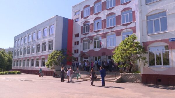 Сегодня в школах Брянской области проходит День знаний