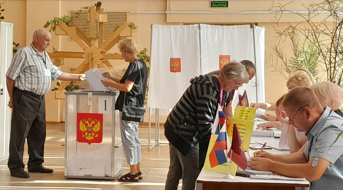 В брянской Красной Горе выборы проходят в спокойной обстановке