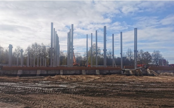 В брянской Унече продолжается возведение спорткомплекса