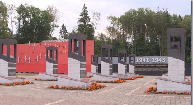 Сегодня Брянская область вспоминиает о трагедии в карачевской деревне Хацунь 