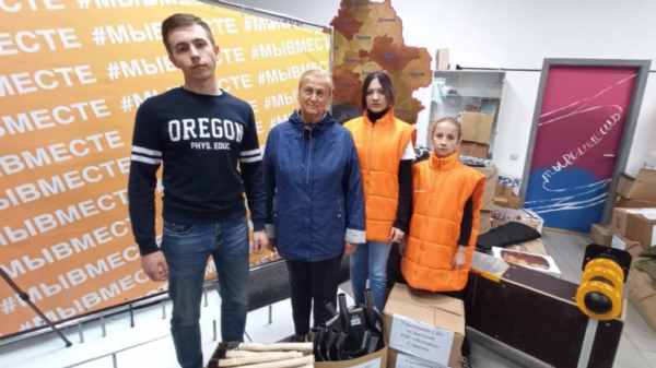 В Брянске жители ТОСа «Искорка» собрали гуманитарный груз для бойцов приграничья