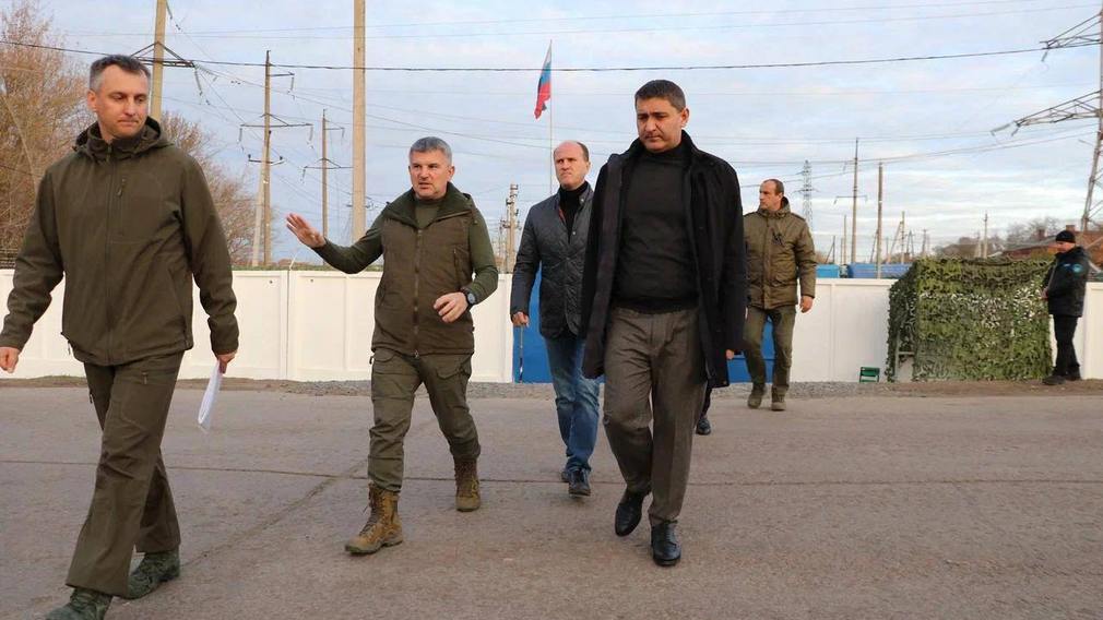 Андрей Рюмин встретился с энергетиками Группы «Россети», работающими в приграничных районах Курской области