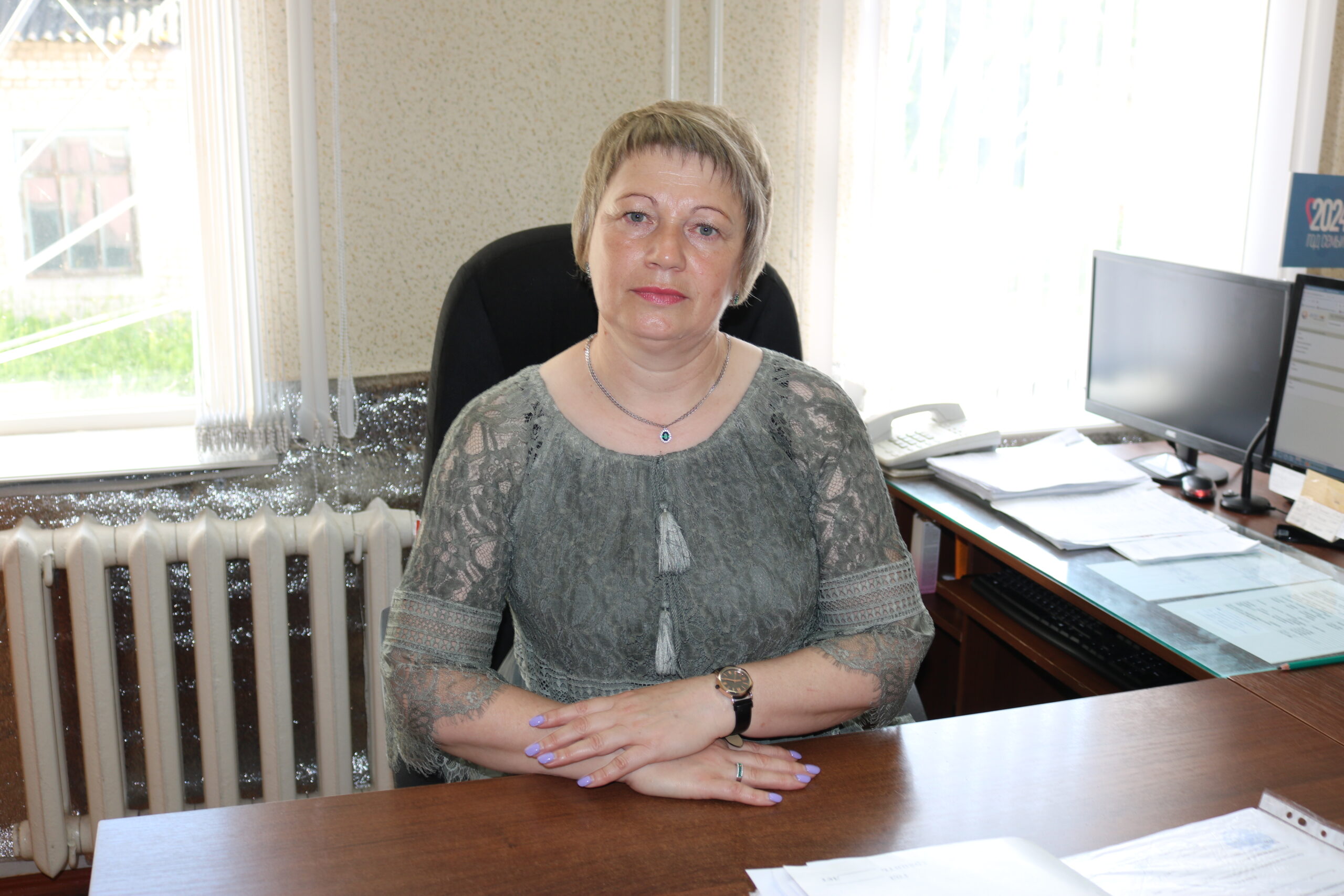 Клавдия Петровна Гончарова, заместитель начальника отдела социальной защиты населения Красногорского района Брянщины, считает, что служба по контракту – гражданская позиция, достойная уважения