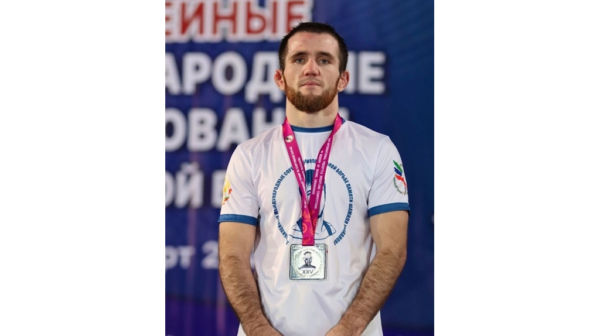 Брянский спортсмен Магомед Себединов взял серебро турнира по вольной борьбе