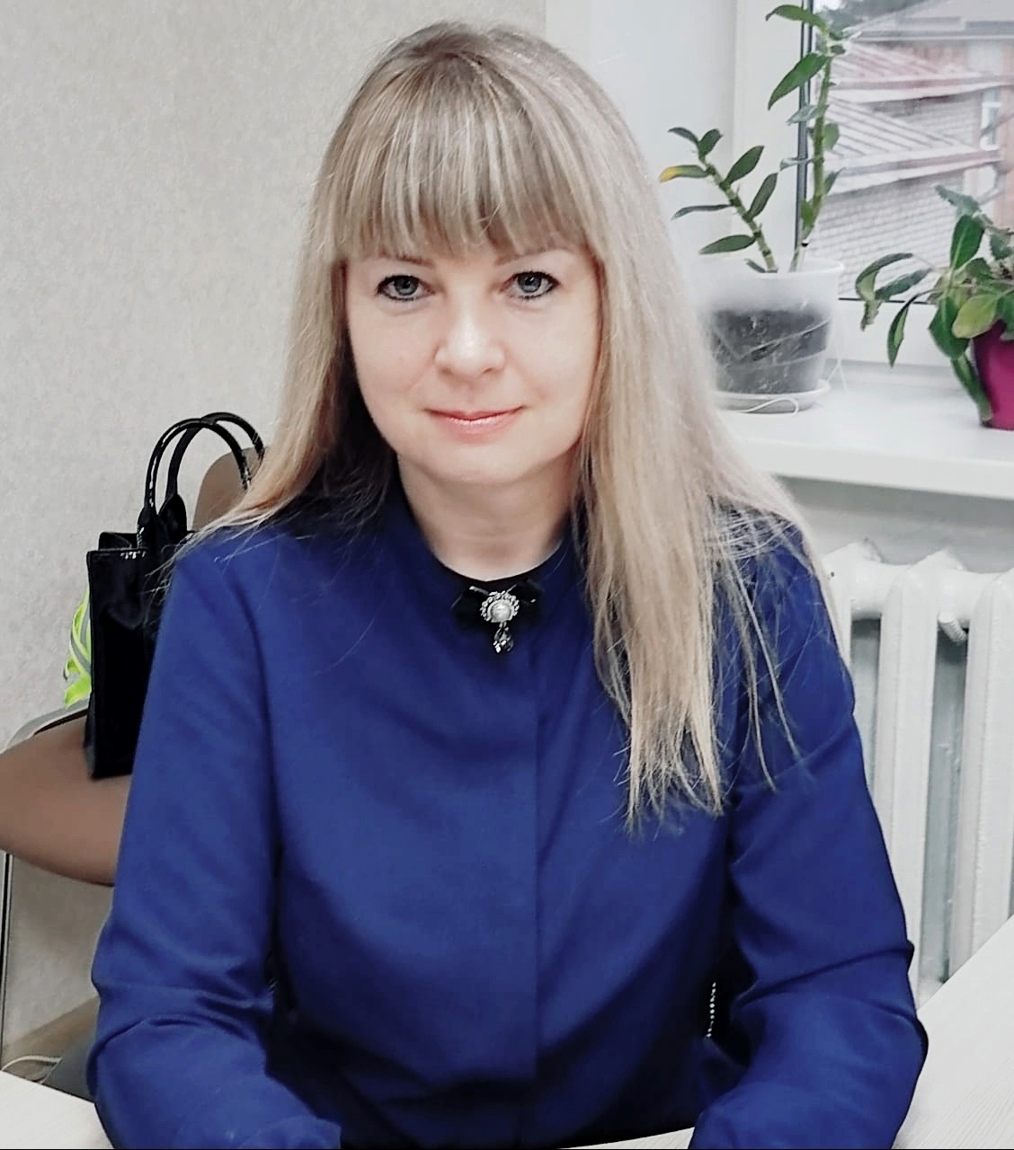 Галина Михайловна Насветникова, заместитель начальника финансового отдела администрации Красногорского района Брянщины, считает, что и военные, и многие наши соотечественники, заключившие контракт, выполняют героическую миссию по защите Отчизны