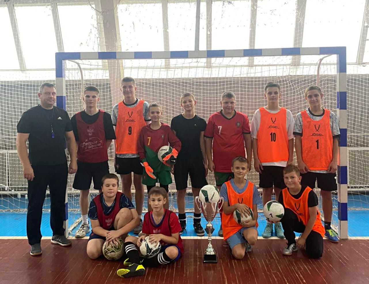 В брянской Красной Горе прошёл турнир по мини-футболу