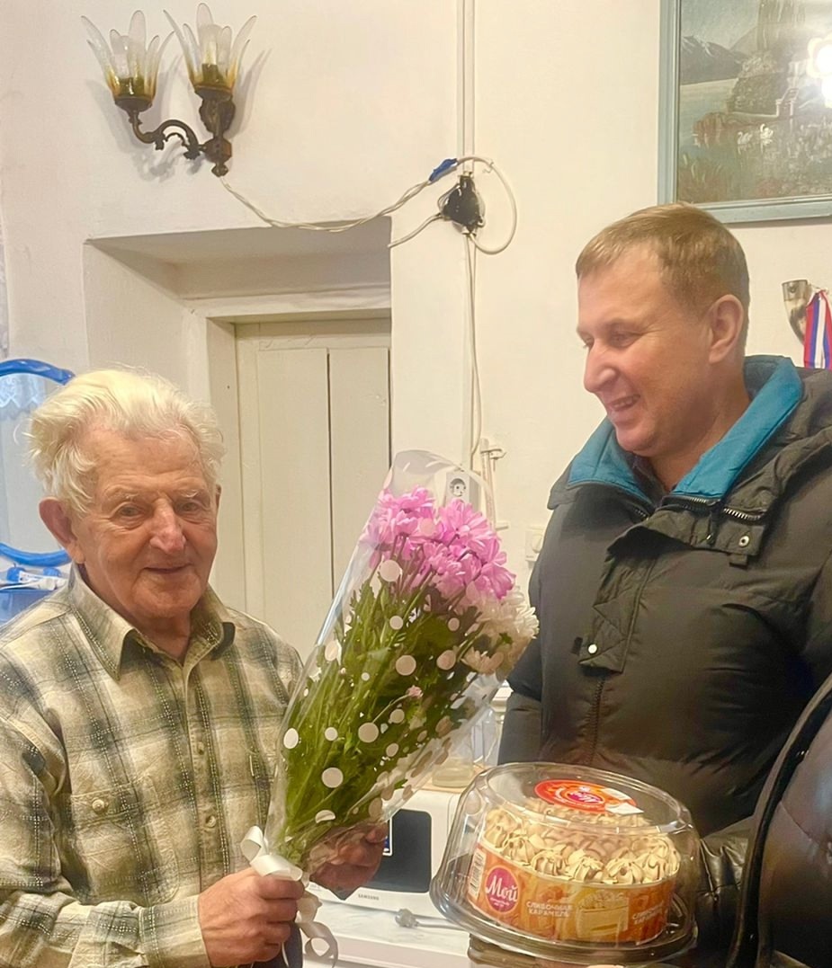 Ветеран из красногорской деревни Любовшо Брянщины принимал поздравления